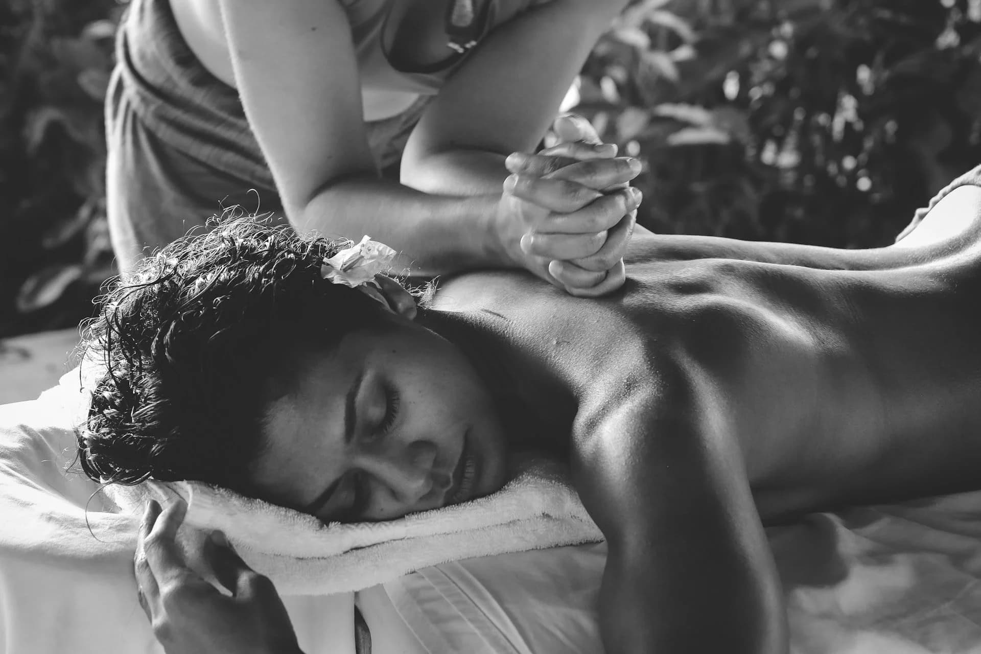 Cosmetic and dental massages parlor directory